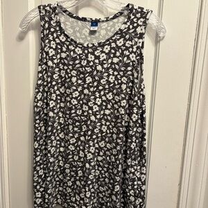 Floral Sleeveless Top in Gray and White